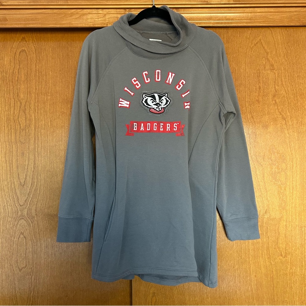 Wisconsin Badgers Grey Cowl Neck Sweatshirt Size Large